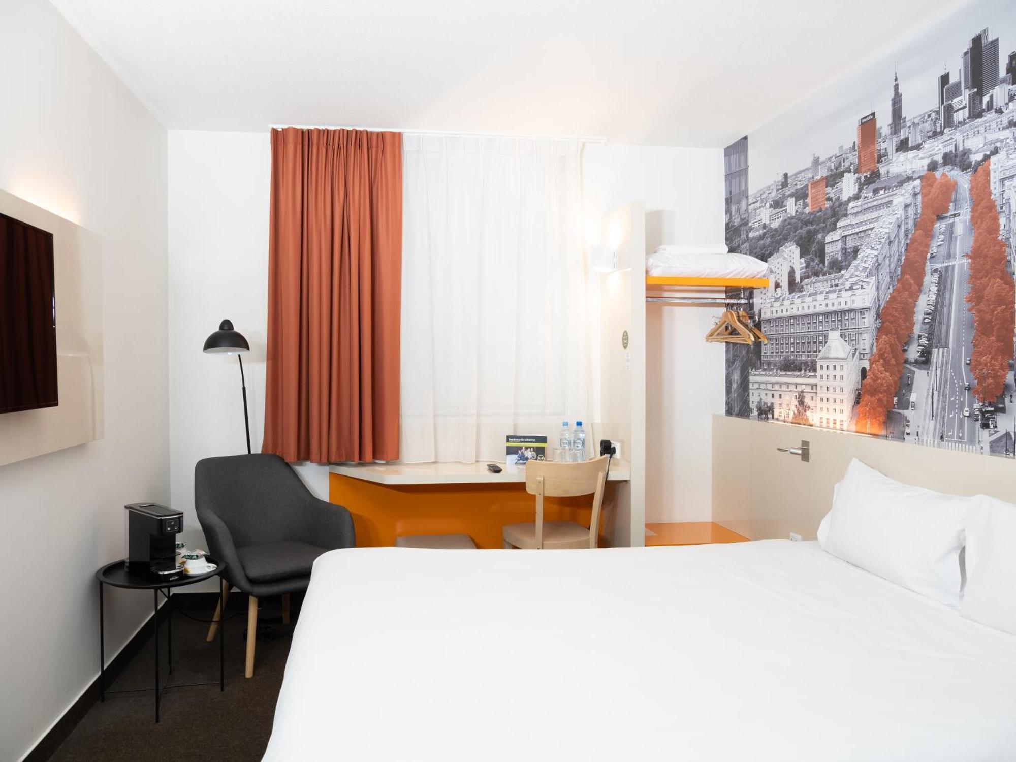 Hotel Warszawa-okecie 2*