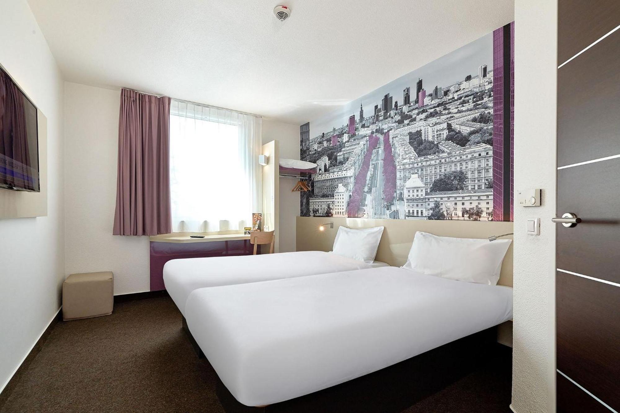 Hotel Warszawa-okecie 2*